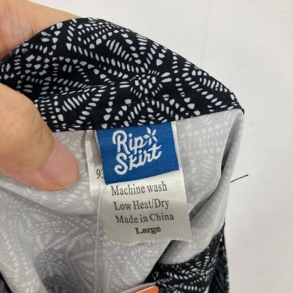 New Ripskirt Hawaii Large Navy Abstract Pattern Pocket Mini Skirt Active - Picture 2 of 10